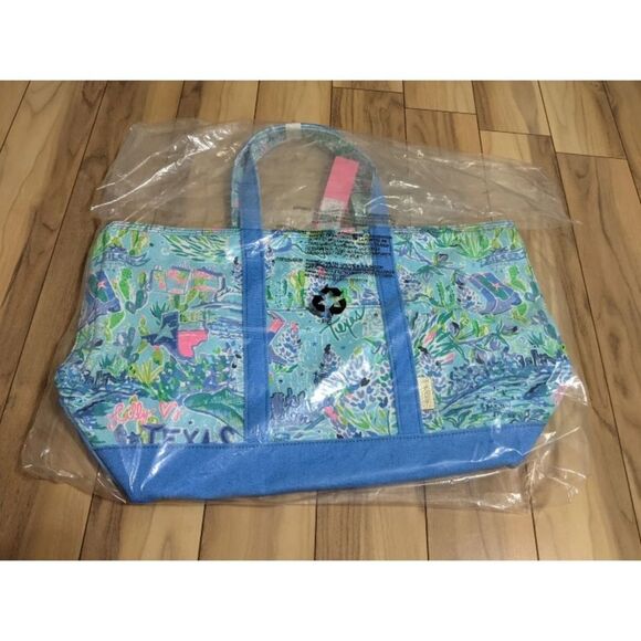 Lilly Loves Texas Mercato Tote - Picture 8 of 11